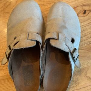 Cliffs by WHITE MOUNTAIN Tan slip on shoes